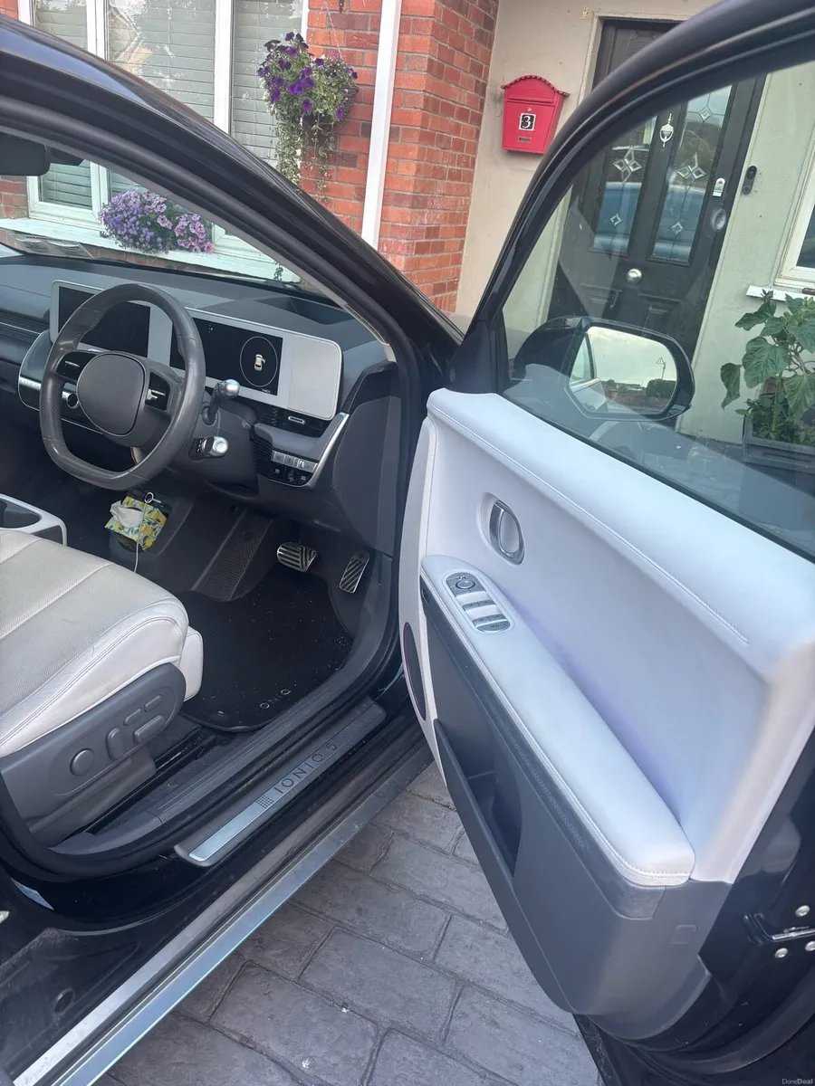 Hyundai Ioniq 5 Premium Plus - Image 2