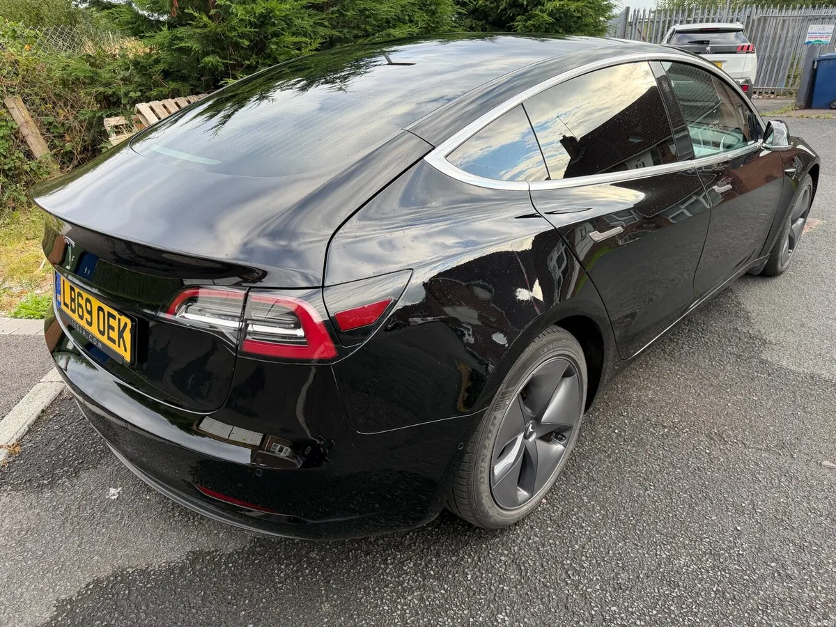 Tesla Model 3 Long Range AWD - Image 5