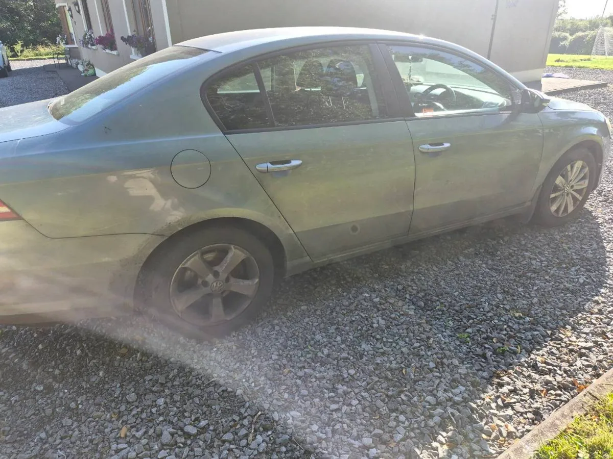 Volkswagen Passat - Image 5