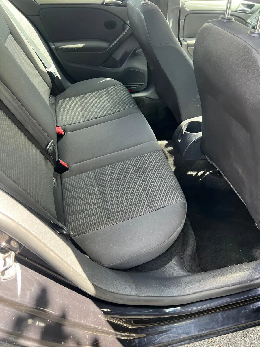 2011 Volkswagen Golf Tdi low kilometres - Image 5