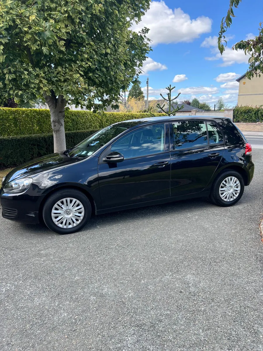 2011 Volkswagen Golf Tdi low kilometres - Image 1
