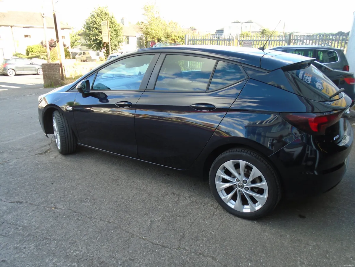 Opel Astra 2018 - Image 4