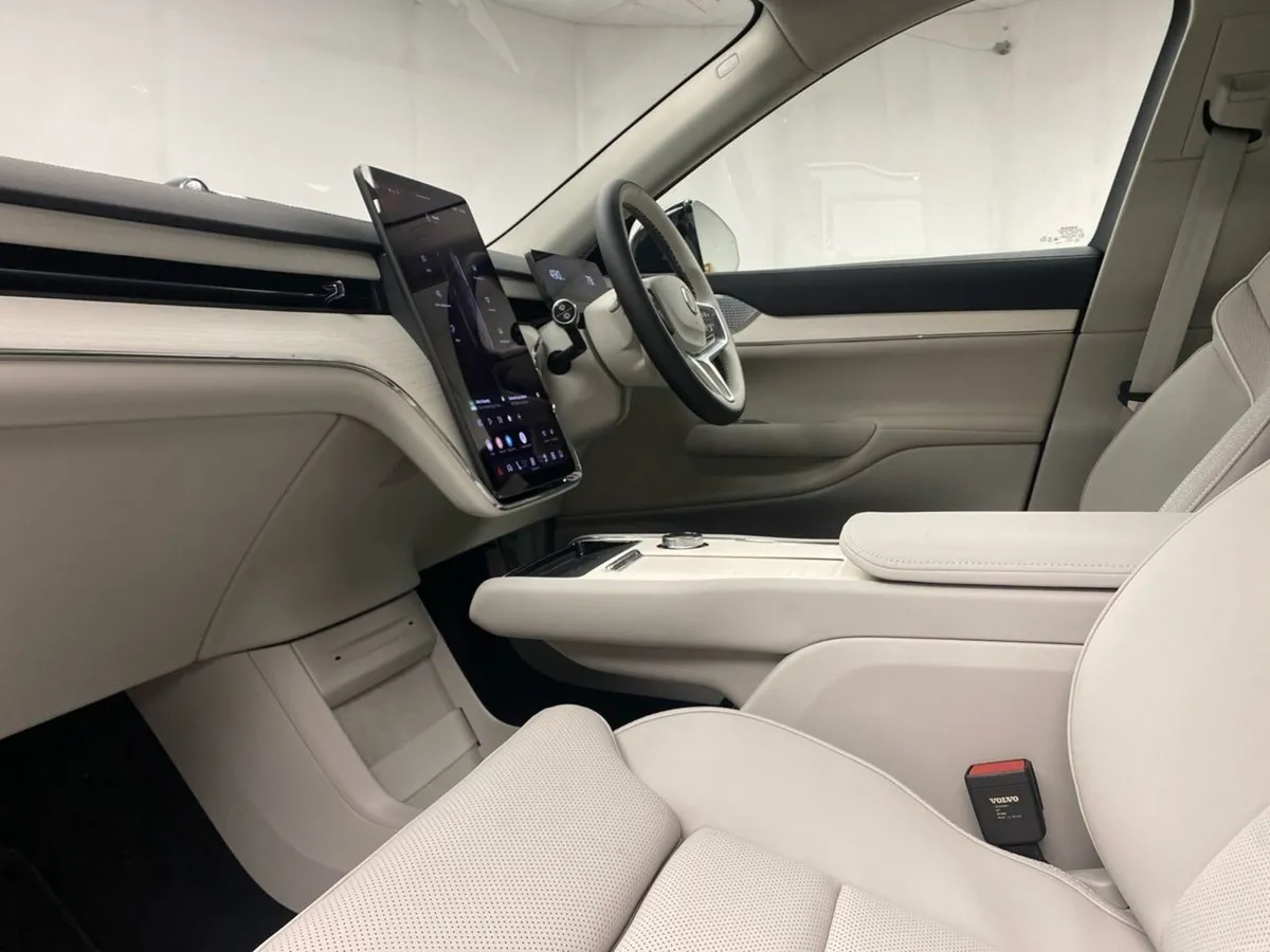 Volvo EX90 262 Twin motor Onyx Black with Dawn int - Image 2