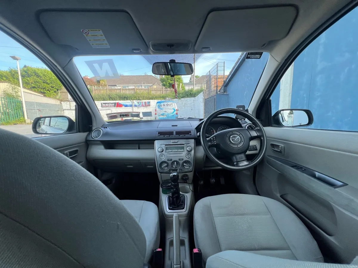 Mazda 2 - Image 2