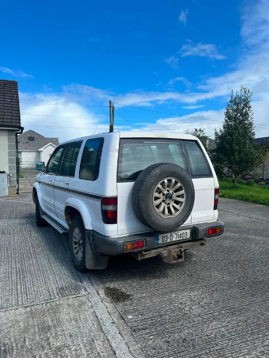 Isuzu Trooper 2003 - Image 2