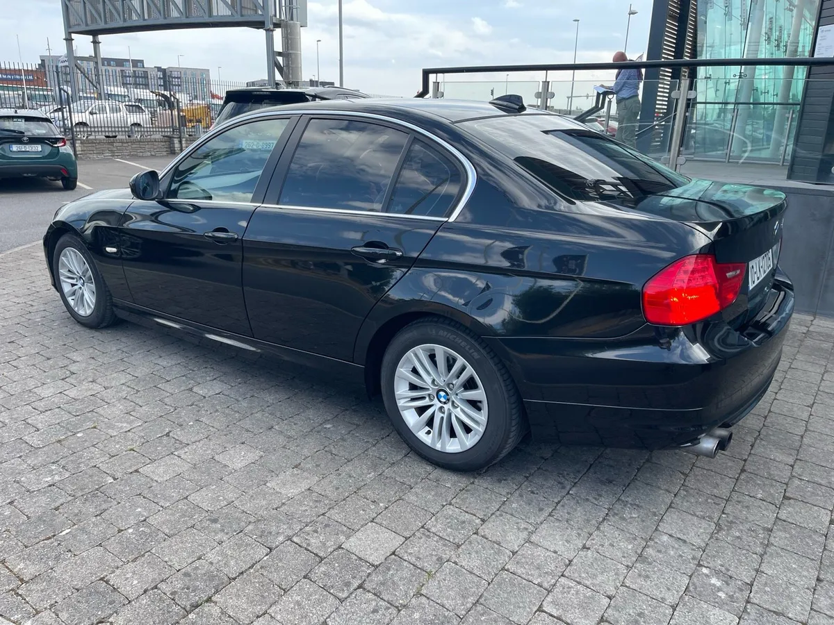 BMW 325I SE AUTOMATIC **LOW MILEAGE** - Image 4