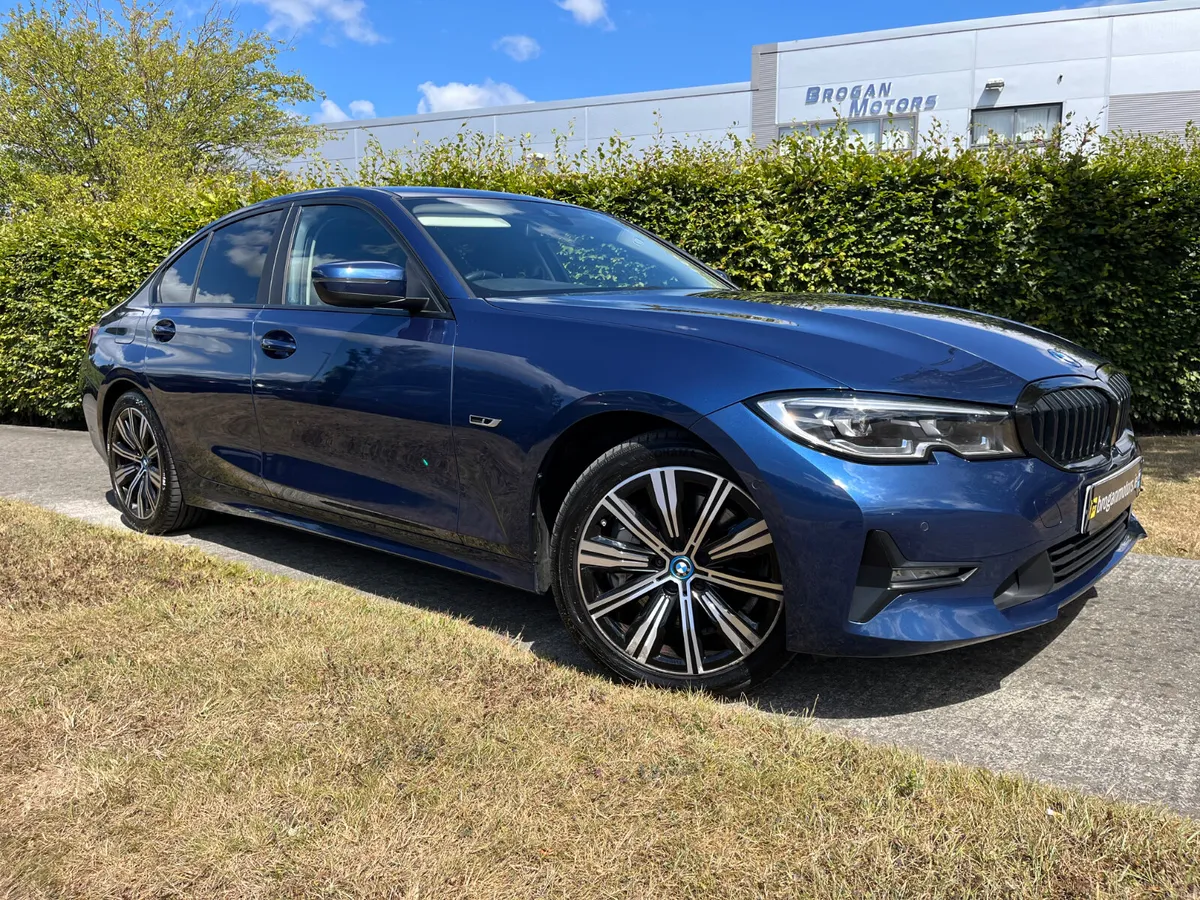 BMW 3-Series 2022 SE PRO*Phev* - Image 3