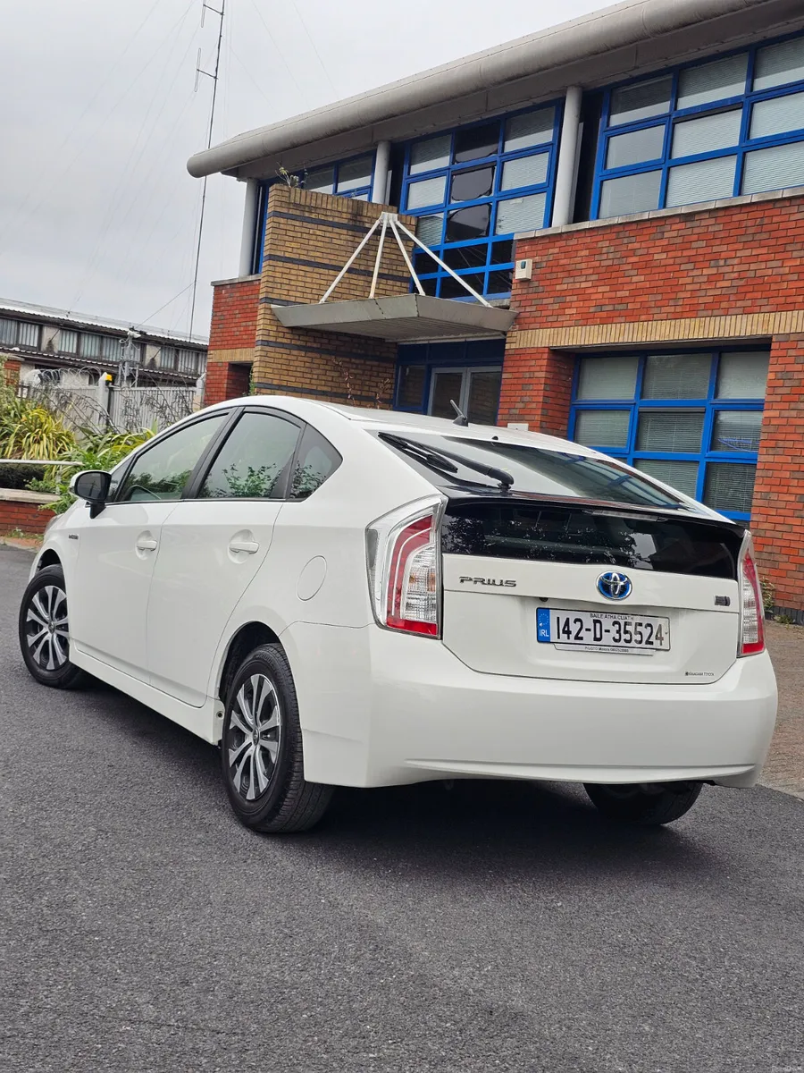 Toyota Prius 2014 Automatic - Image 5