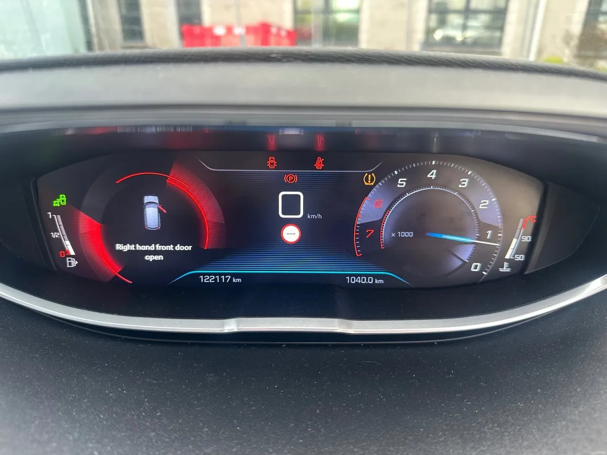 Peugeot 3008 1.2 130BHP Allure PRICED TO SELL - Image 2