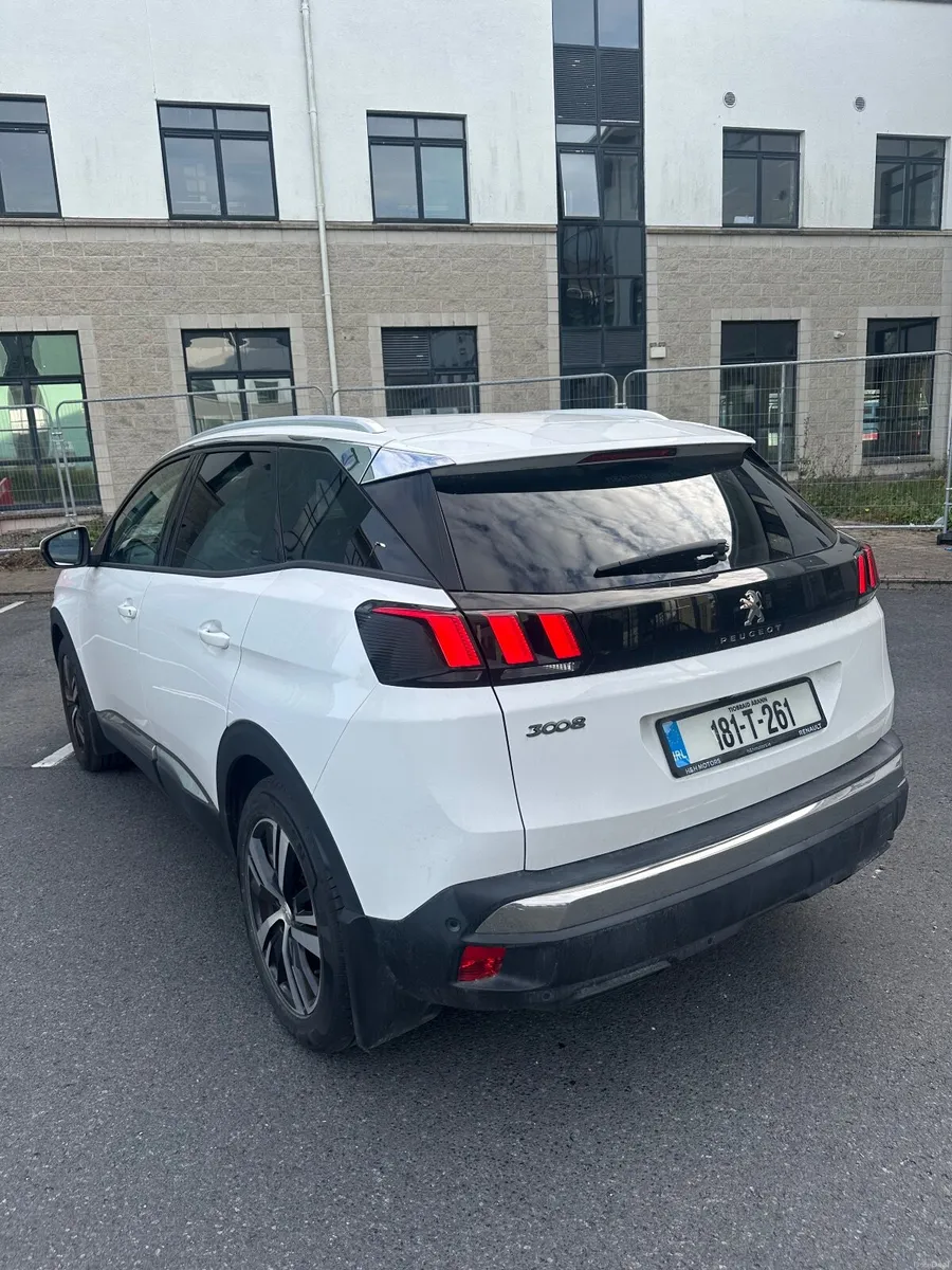 Peugeot 3008 1.2 130BHP Allure PRICED TO SELL - Image 4