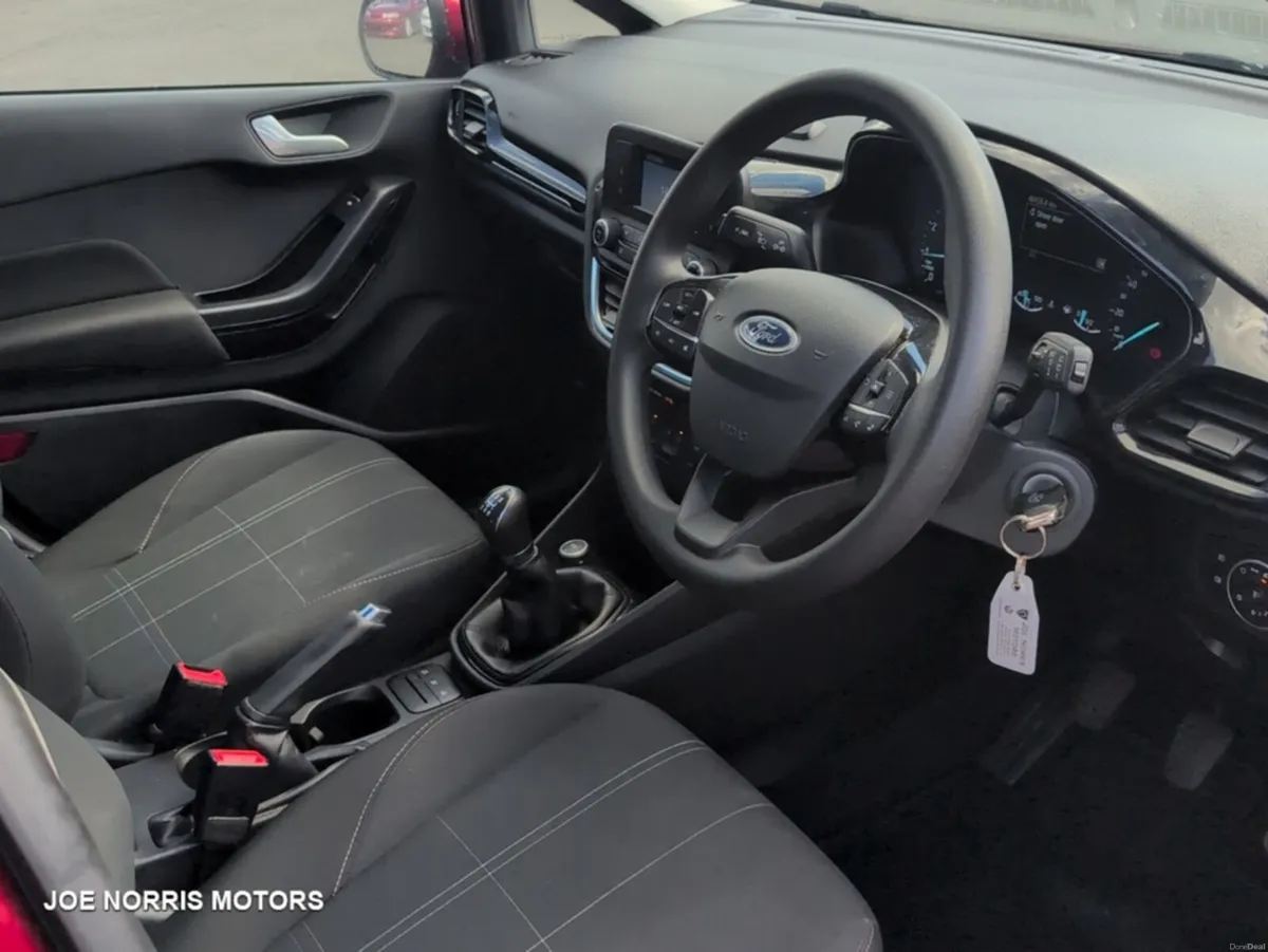 Ford Fiesta ZETEC 1.10 70PS 5SPEED 5DR - Image 6