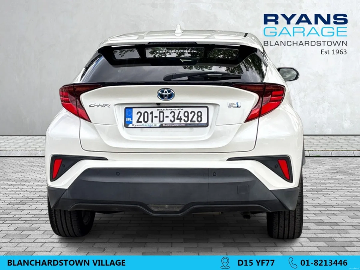 Toyota C-HR 1.8 PETROL HYBRID AUTOMATIC 5DR - Image 6
