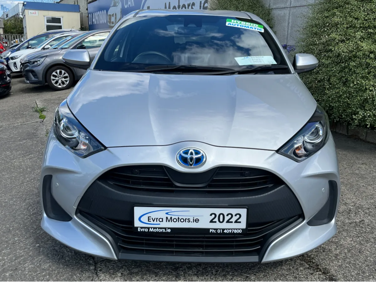Toyota Yaris X HYBRID AUTOMATIC 1.5 PETROL //REVER - Image 2