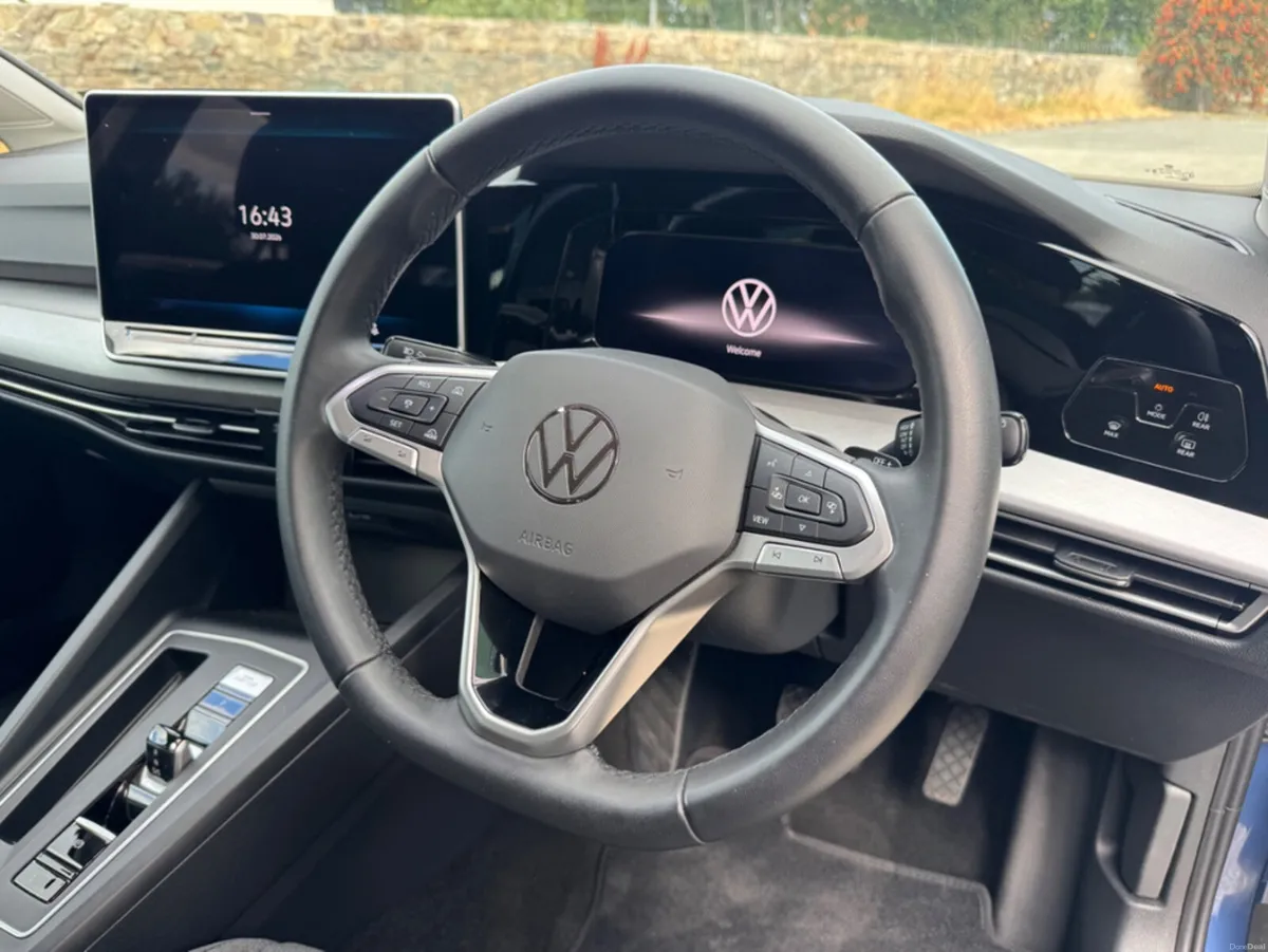 Volkswagen Golf MATCH PHEV S-A DSG - Image 6