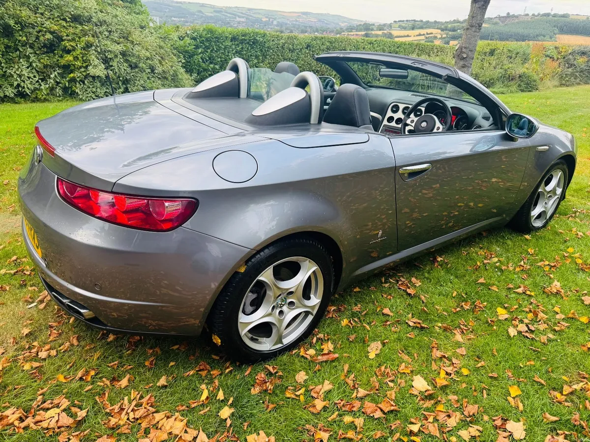 Alfa Romeo Spider 2,2 JTS  Stunning Cabrio Low VRT - Image 4