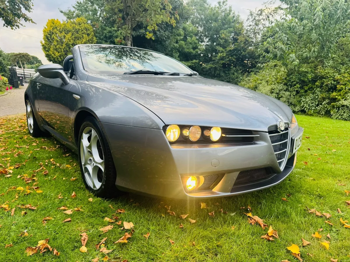 Alfa Romeo Spider 2,2 JTS  Stunning Cabrio Low VRT - Image 3