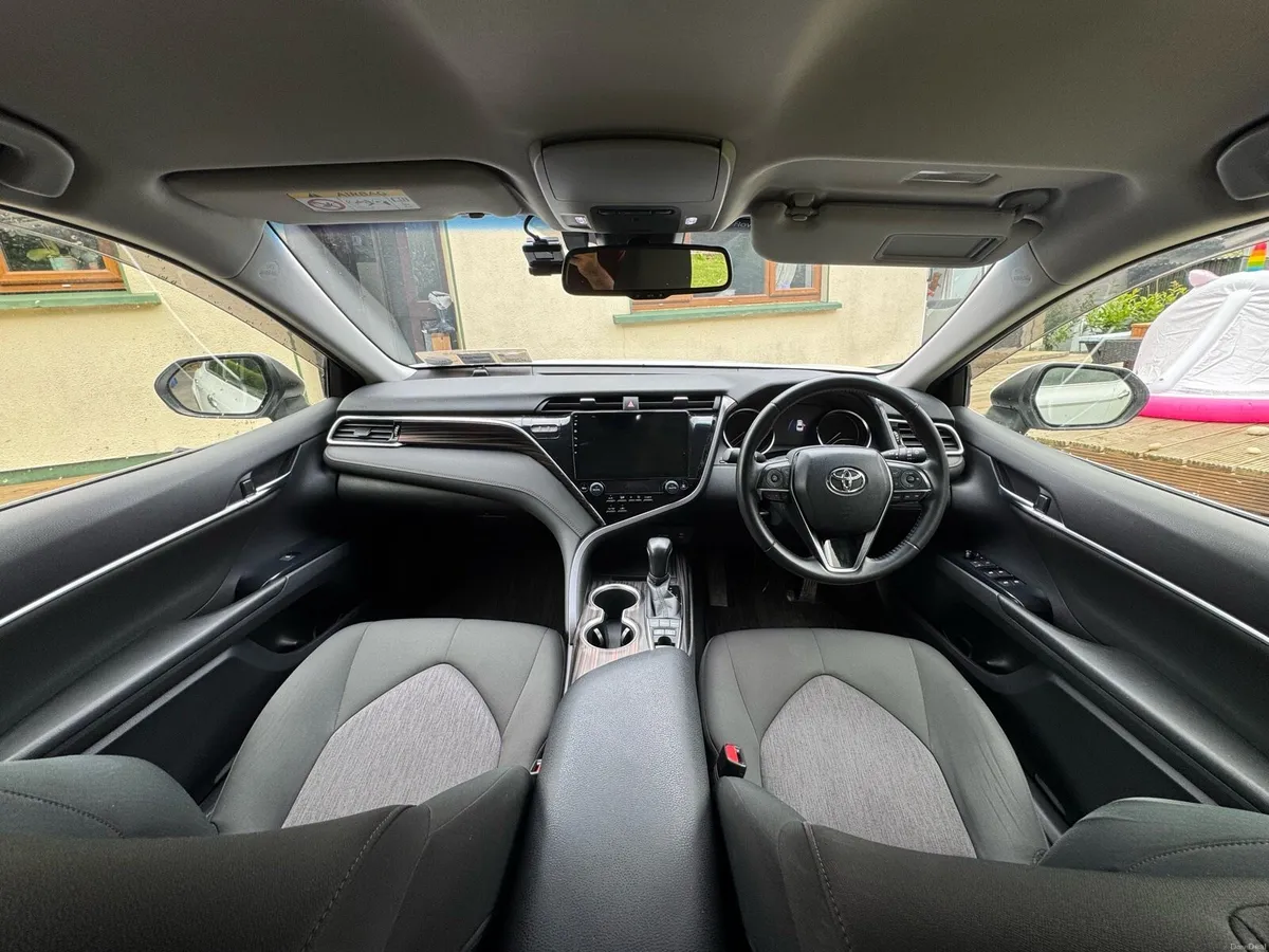 Toyota Camry - Image 5