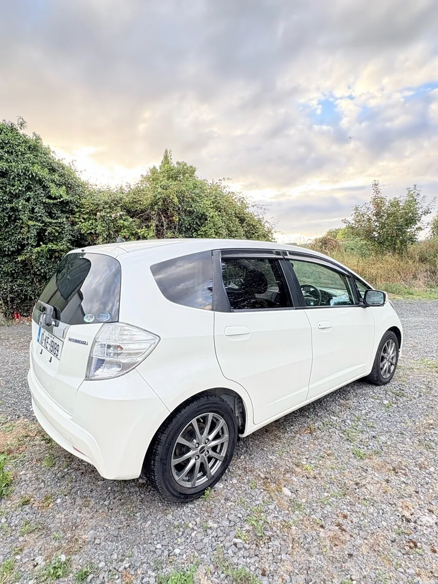 Honda Fit 2010 Automatic [Low mileage] - Image 4