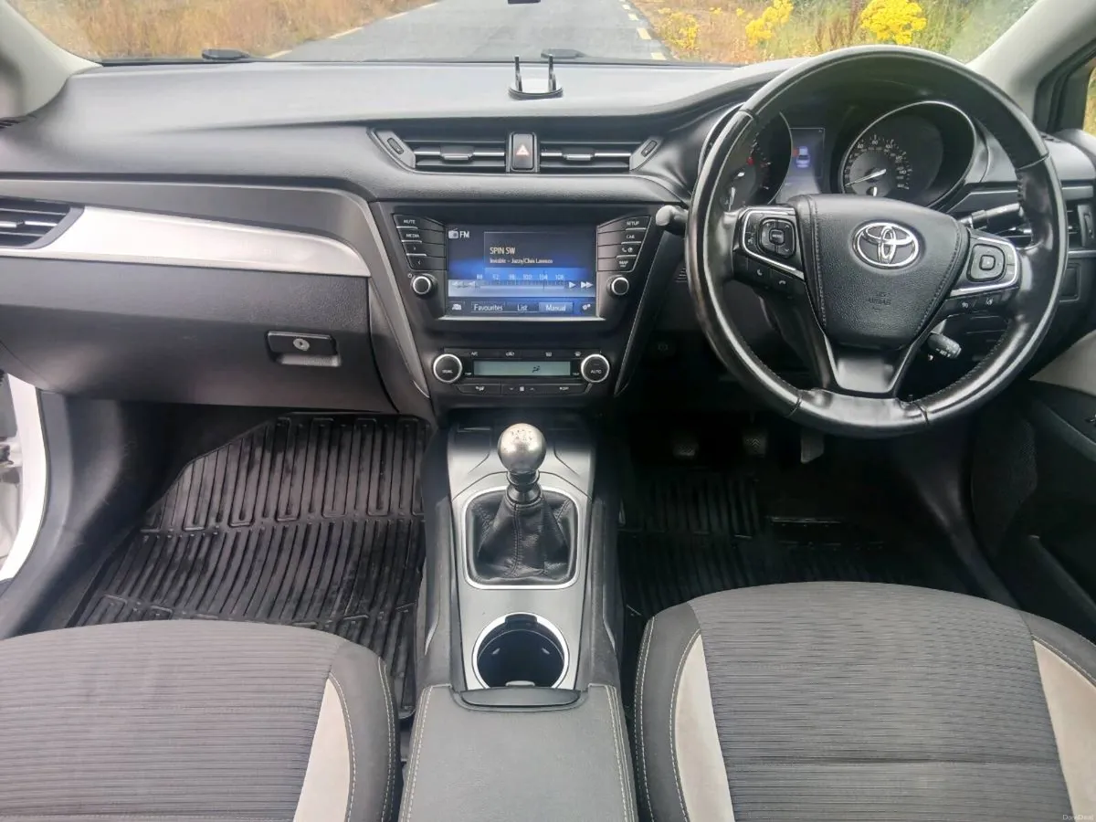 171 TOYOTA AVENSIS 2.0 D4D BUISINESS EDITION - Image 6