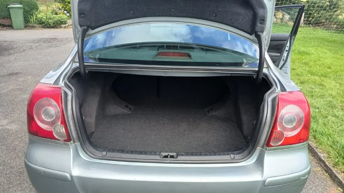 Toyota Avensis 2008 - Image 3