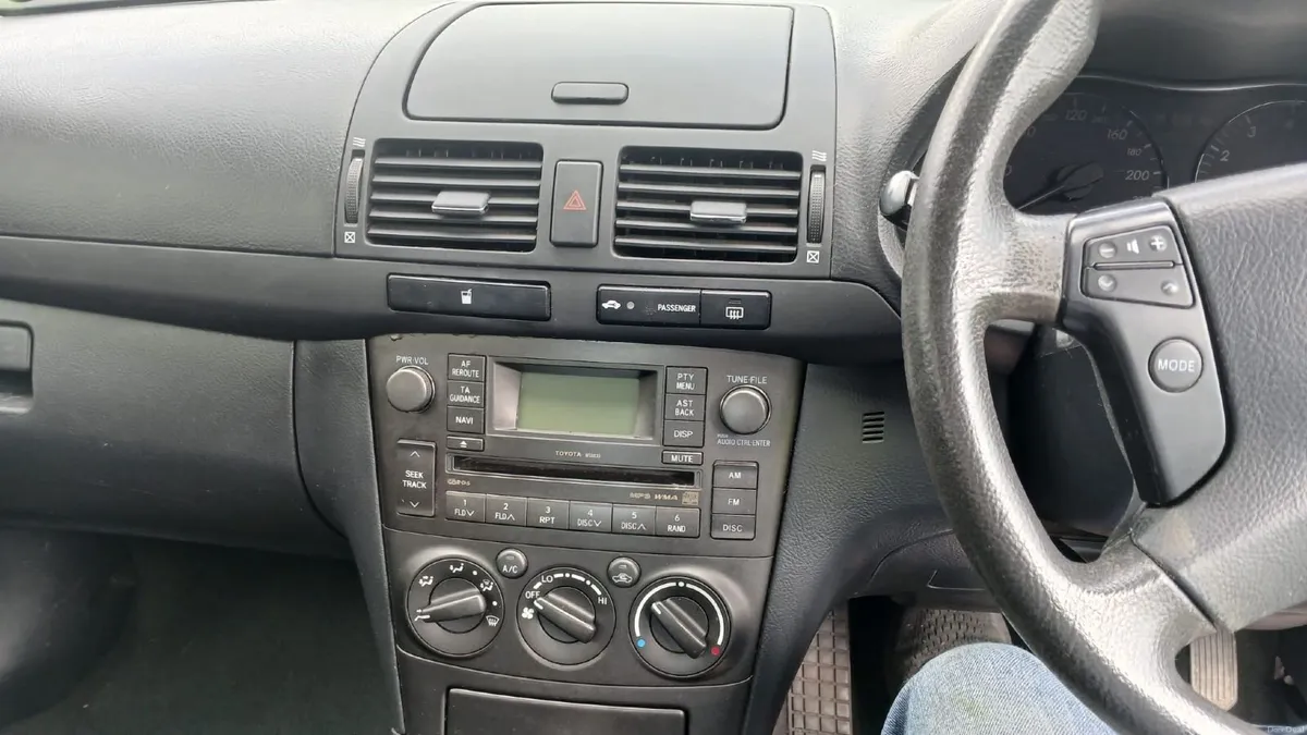 Toyota Avensis 2008 - Image 2