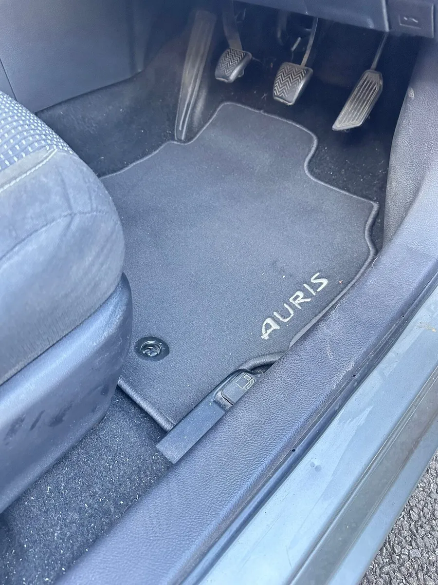 Car - Image 6