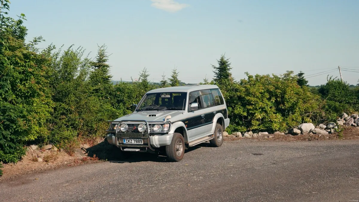 1994 Mitsubishi Pajero LWB Exceed 2.8 - Image 1