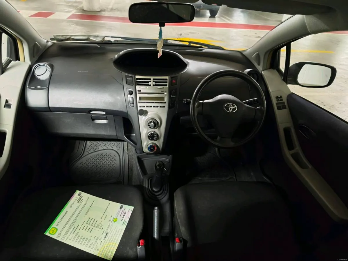 Toyota Yaris low km - Image 5
