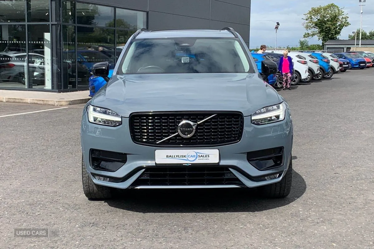 Volvo XC90 2.0 B5 MHEV 235PS Plus Diesel Hybrid Au - Image 4