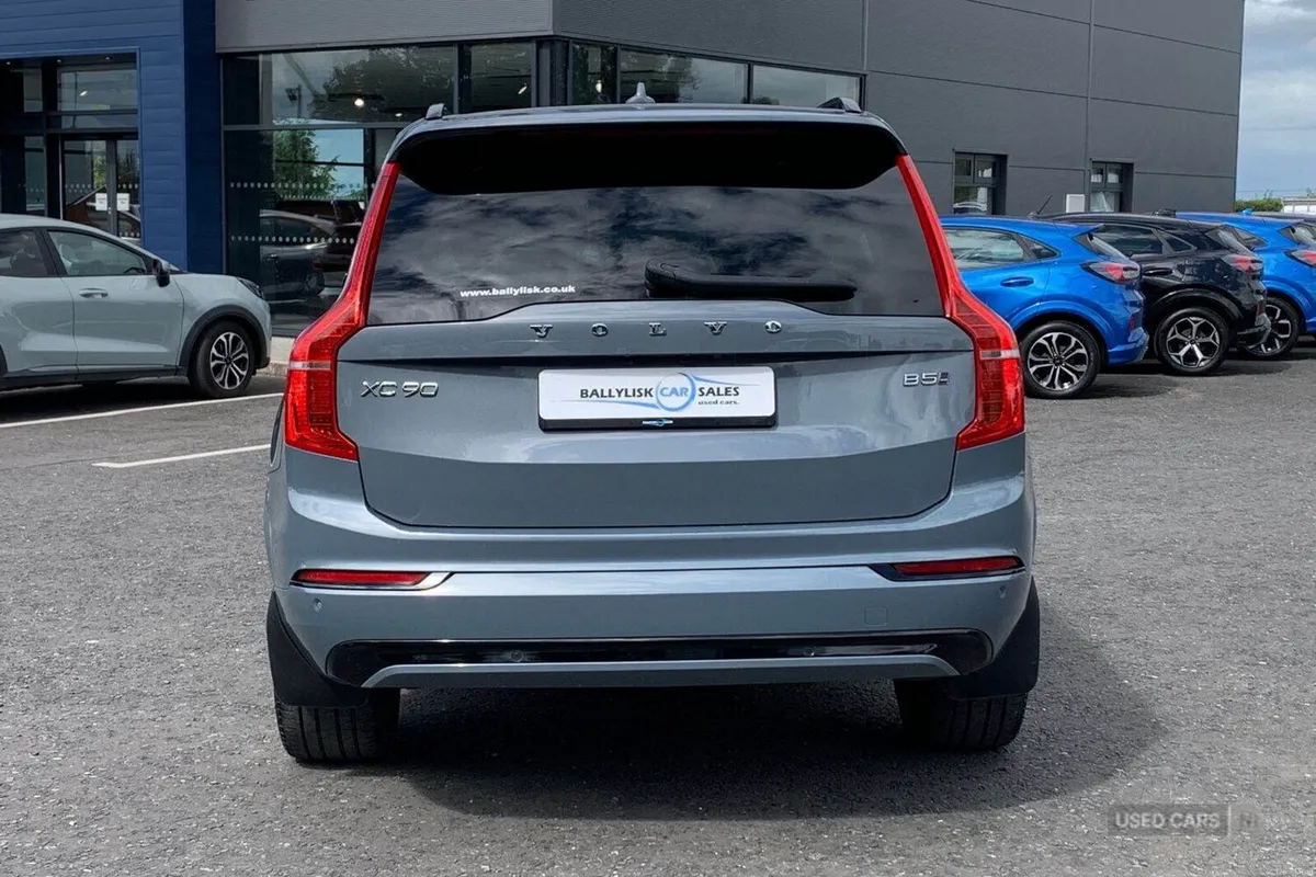 Volvo XC90 2.0 B5 MHEV 235PS Plus Diesel Hybrid Au - Image 5