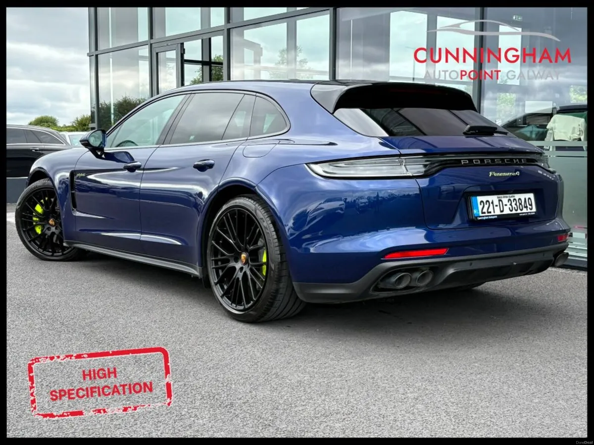 Porsche Panamera 4 e-hybrid Sport Turismo Platinum - Image 2