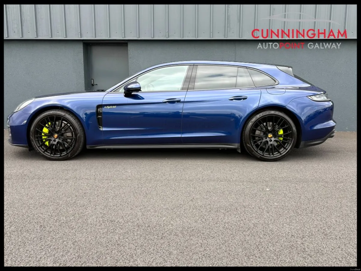 Porsche Panamera 4 e-hybrid Sport Turismo Platinum - Image 4