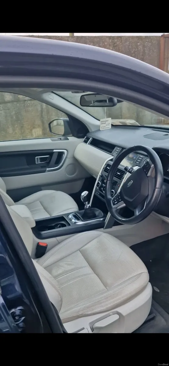 Land Rover Discovery Sport 2019 - Image 5