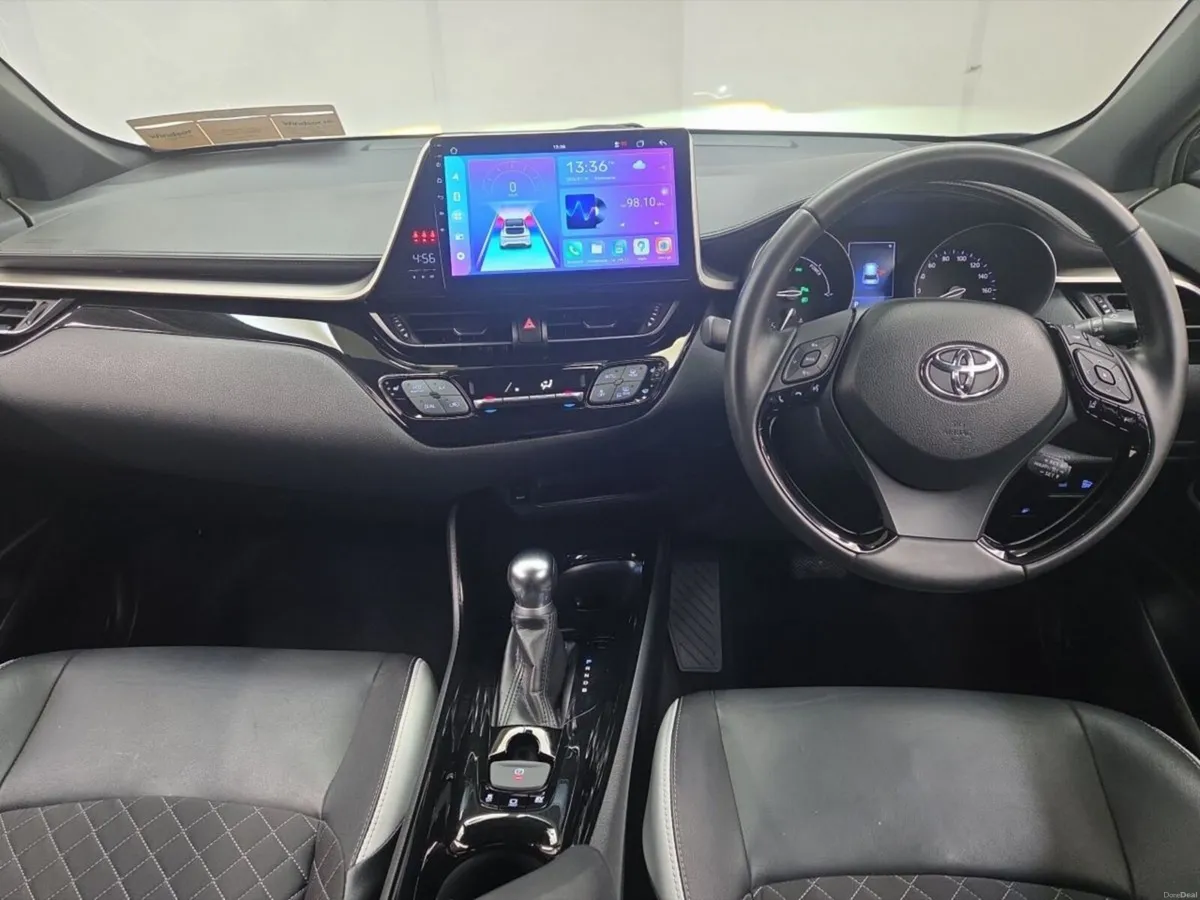 Toyota C-HR G Black edition Hybrid - Image 3