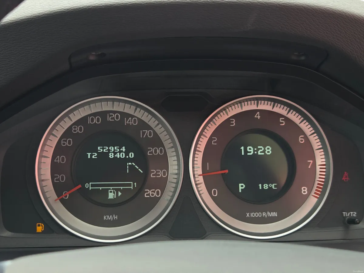 VOLVO V60 AUTO *52KMS* - Image 6