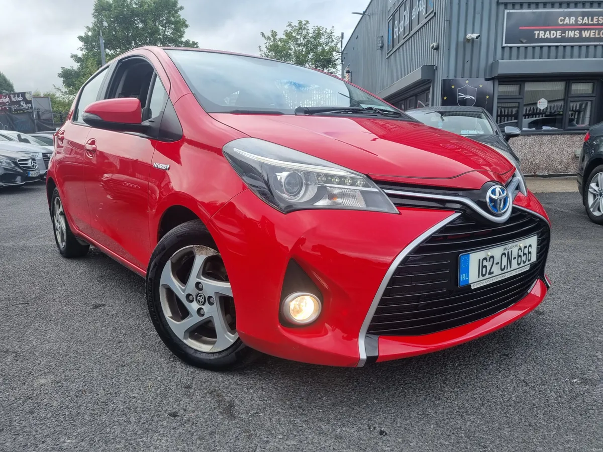 Toyota Yaris Hybrid 2016 - Image 2