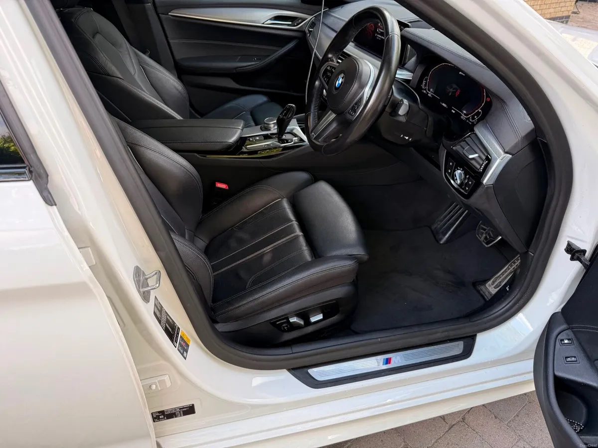 BMW 530e + extended BMW Warranty. - Image 4