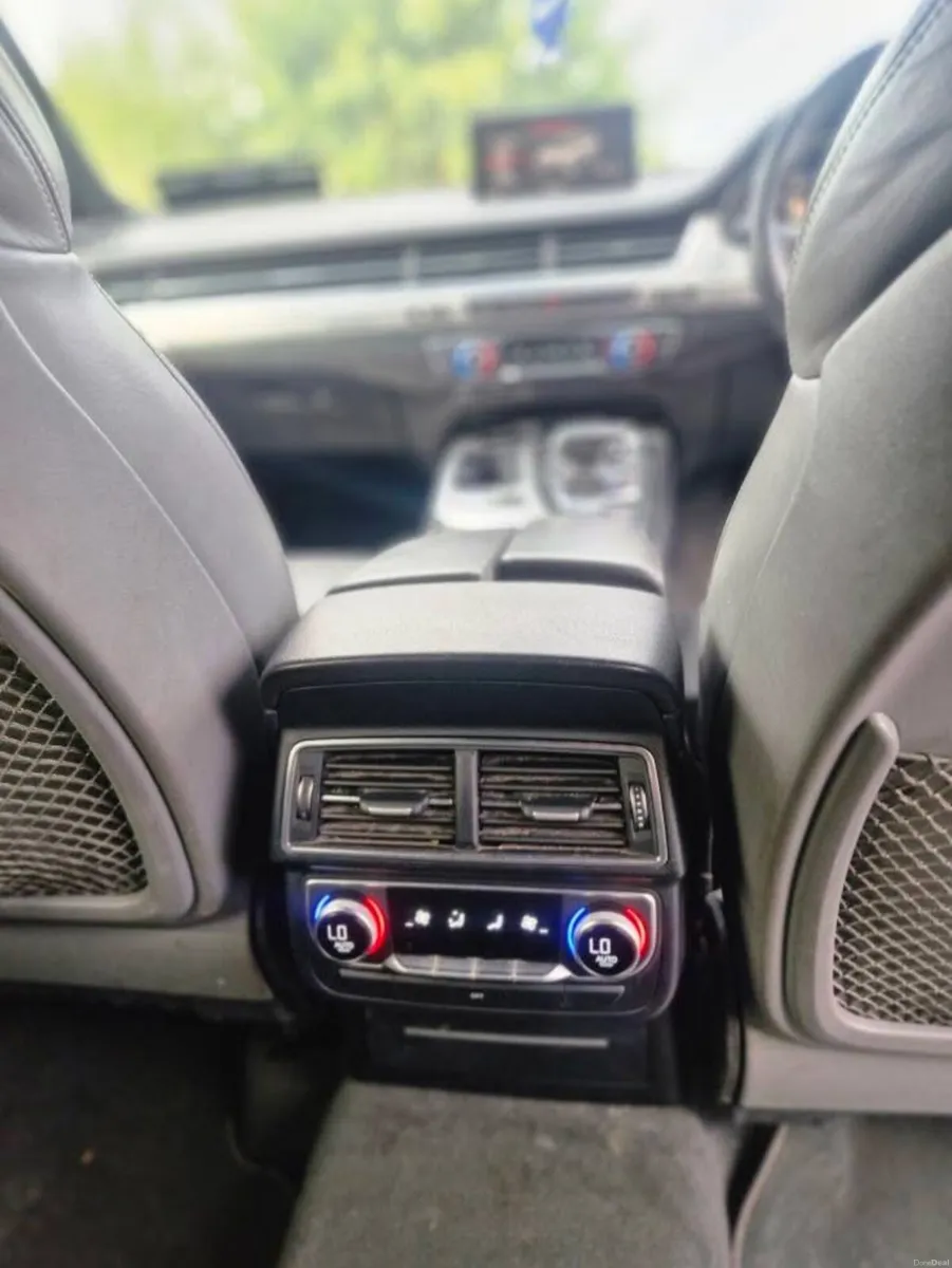 2015 Q7 3.0 TDI Sline Quattro - Image 6