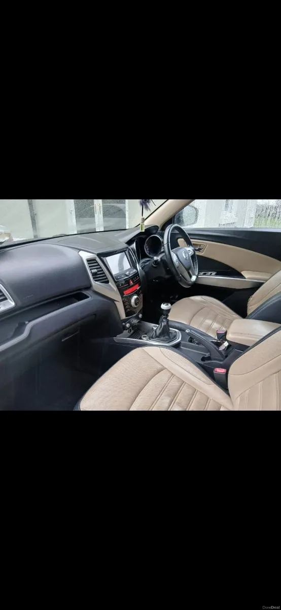 SsangYong Tivoli 2016 - Image 2