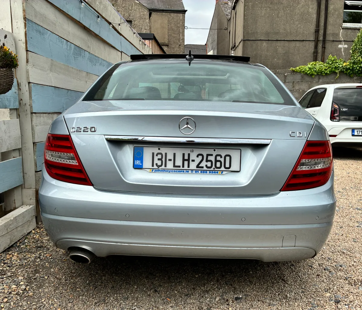 Mercedes Benz C220 CDi Executive BE * Sunroof* - Image 5