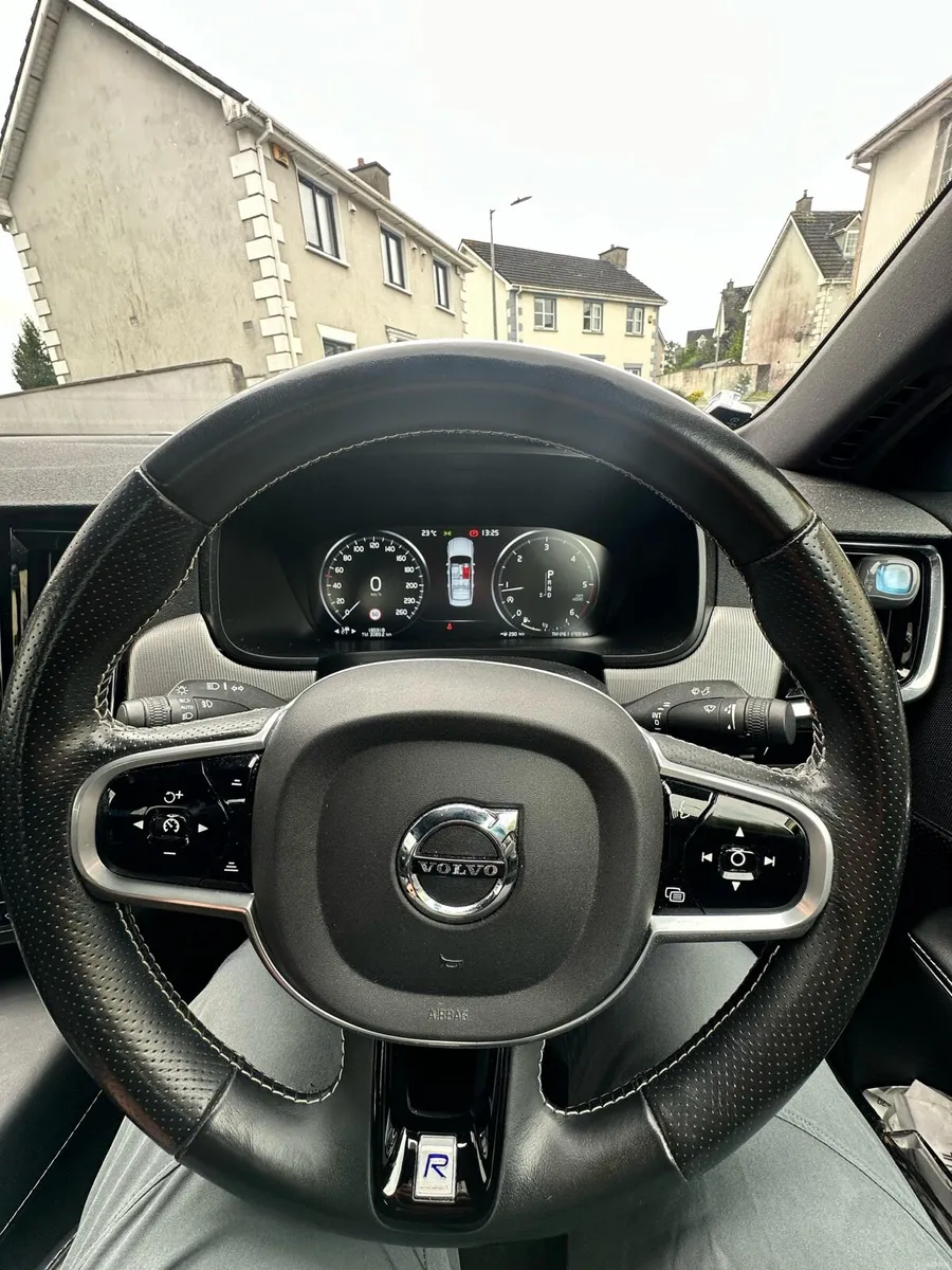 Volvo S90 R-Design - Image 5