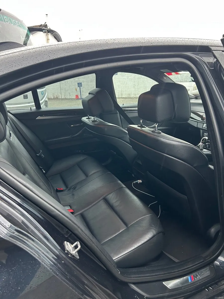 BMW 5-Series 2011 - Image 6