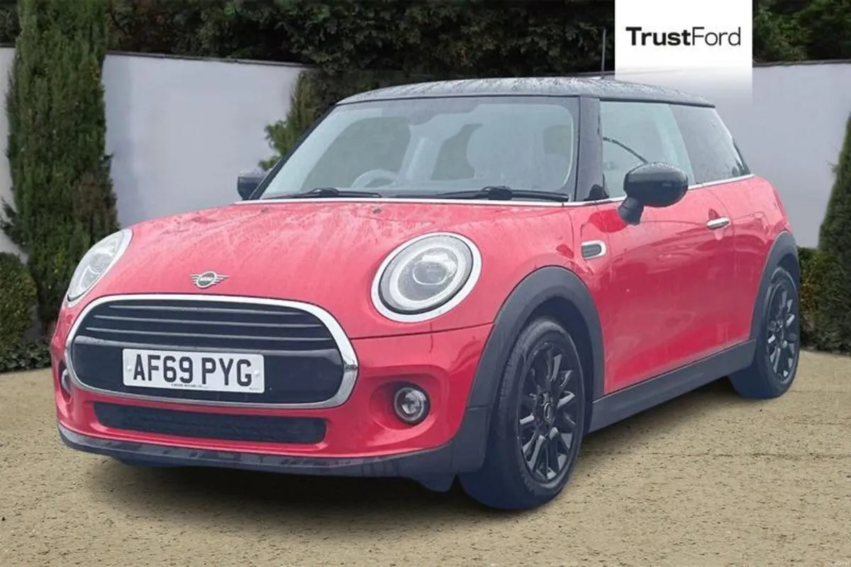 Mini Cooper 1.5 Cooper Classic II 3dr [Nav Pack] - Image 5