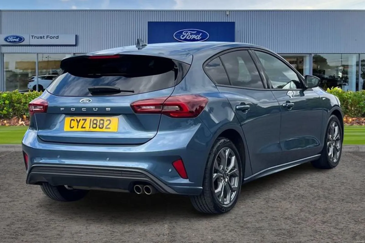 Ford Focus 1.0T EcoBoost ST-Line Hatchback 5dr - Image 4