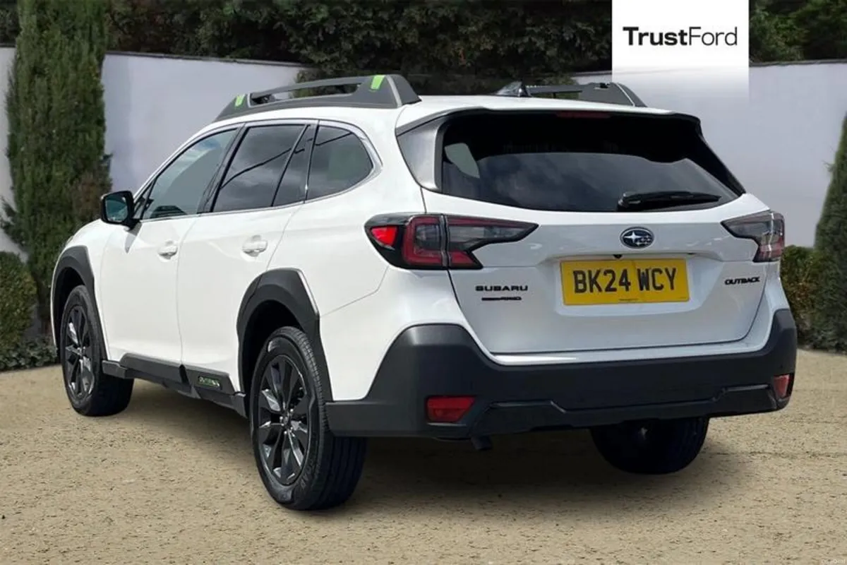 Subaru Outback 2.5i Field 5dr Lineartronic - Image 2