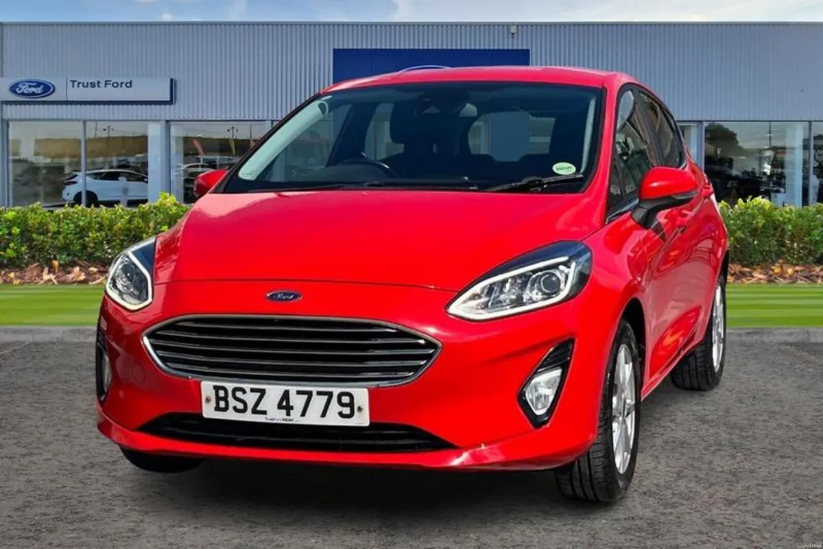 Ford Fiesta 1.1 Zetec 5dr - Image 5
