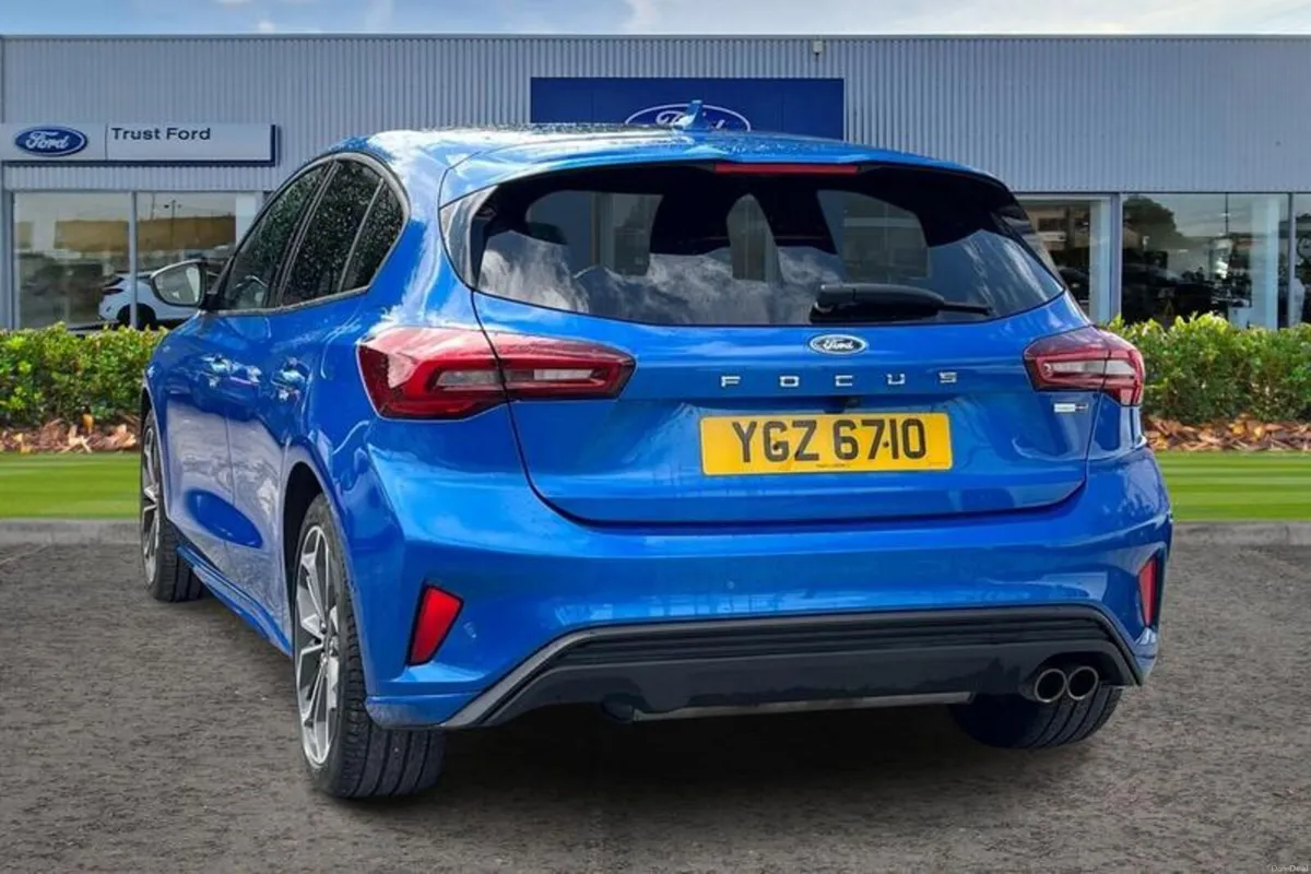 Ford Focus 1.0 EcoBoost Hybrid mHEV 155 ST-Line Vi - Image 2