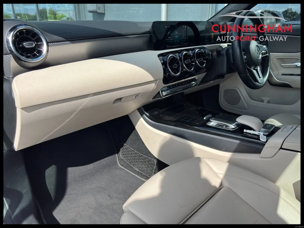 Mercedes-Benz A-Class A180d Auto [Creme Leather] - Image 6