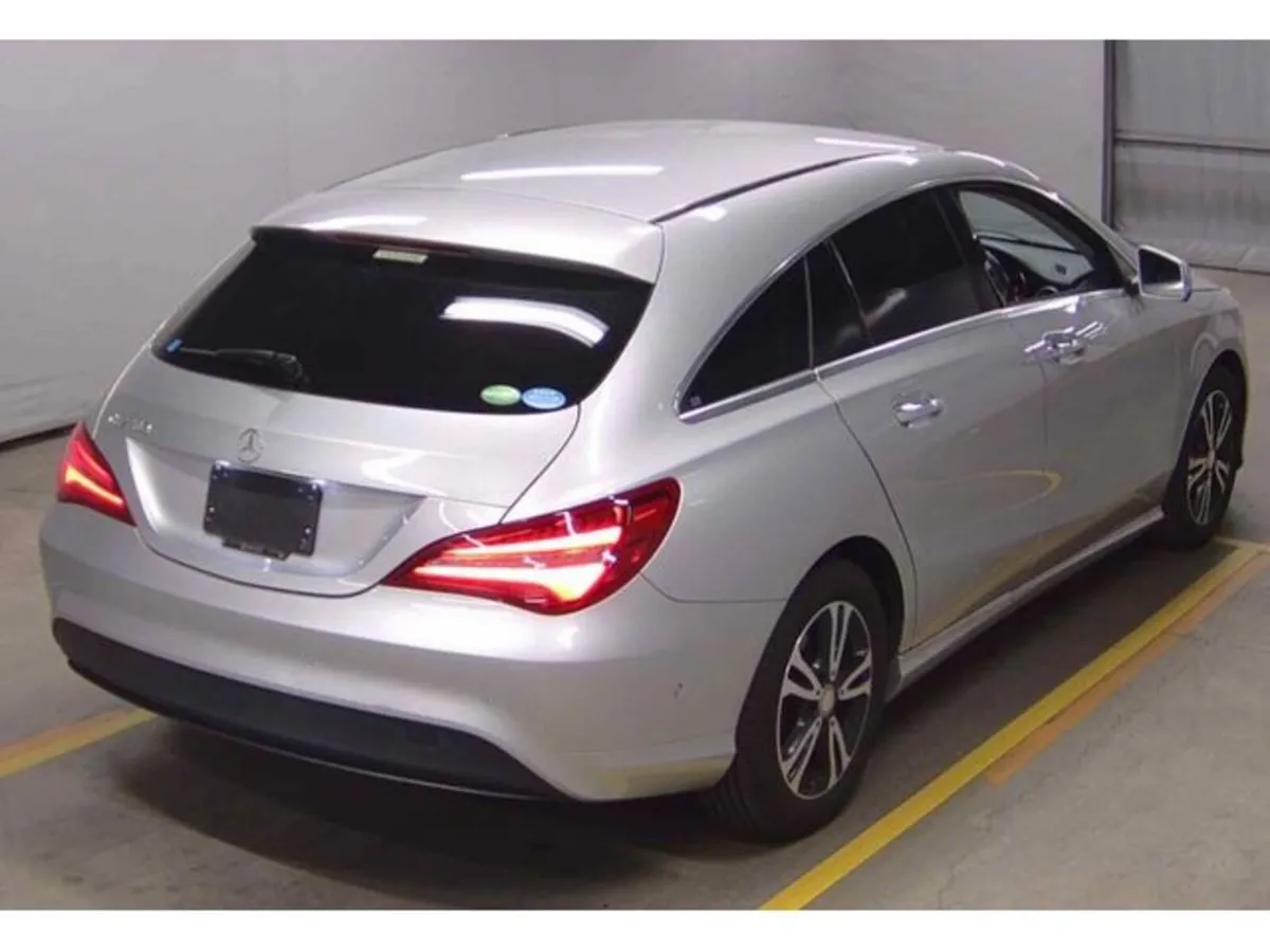 Mercedes-Benz CLA 1.6 CLA180 Shooting Brake Petrol - Image 4