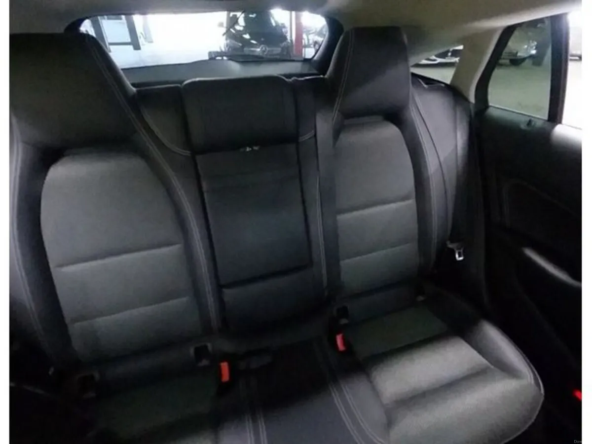 Mercedes-Benz CLA 1.6 CLA180 Shooting Brake Petrol - Image 6